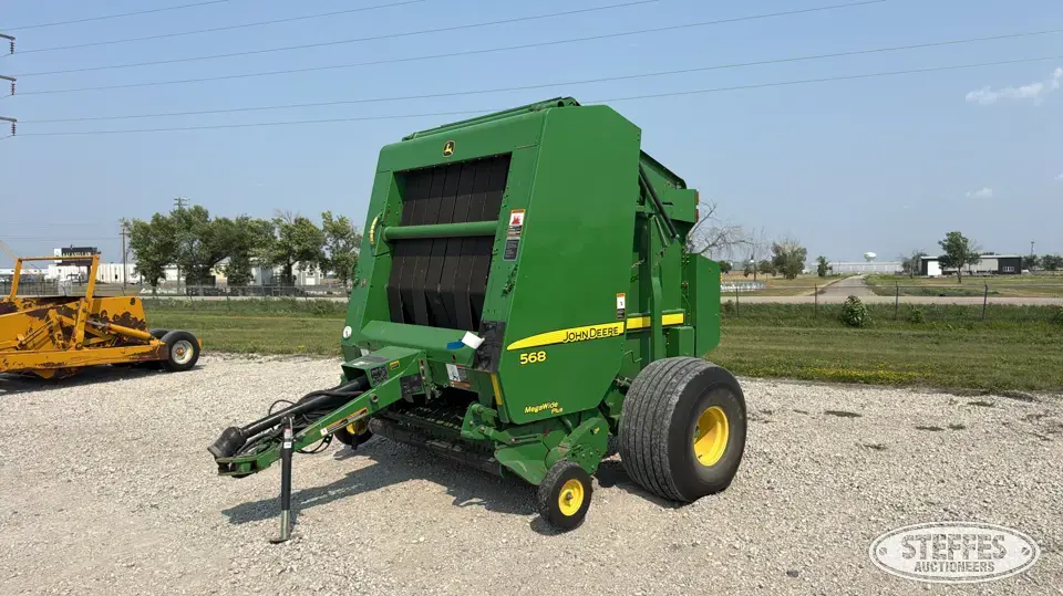 2010 John Deere 568 MegaWide Plus Round Baler