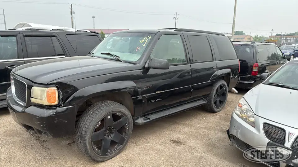 2000 GMC Yukon Denali SUV