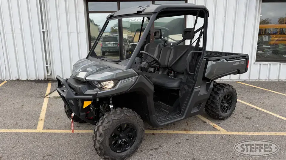 2024 Can-Am Defender HD7 XT UTV