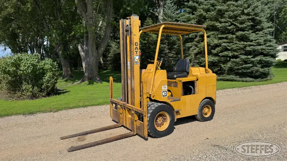 Towmotor 601PG5024 Warehouse Forklift