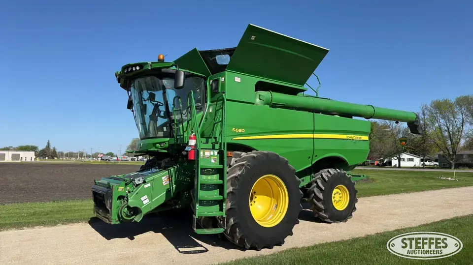 2012 John Deere S680 Combine