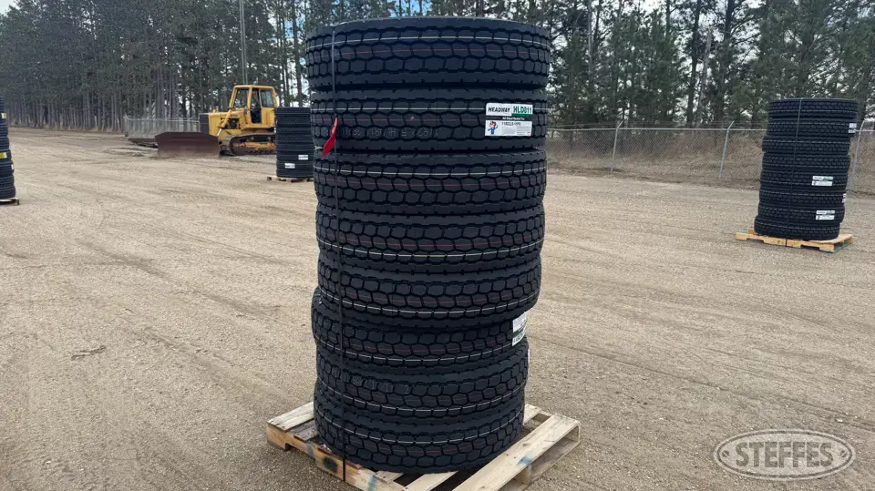 (8) Headway HLD811 11R22.5 tires Truck Tire
