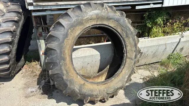 (1) Goodyear Dyna Torque II 18.4-34 tire