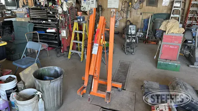Central Hydraulics engine hoist