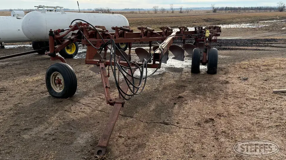 Melroe 903 Plow