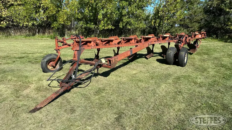 Melroe 903 Plow