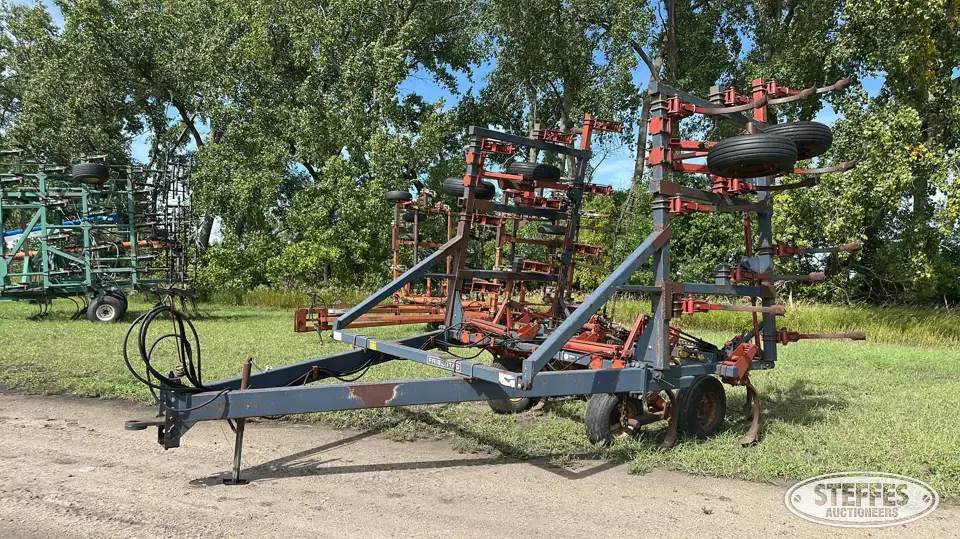 Friggstad 3-22 Chisel Plow