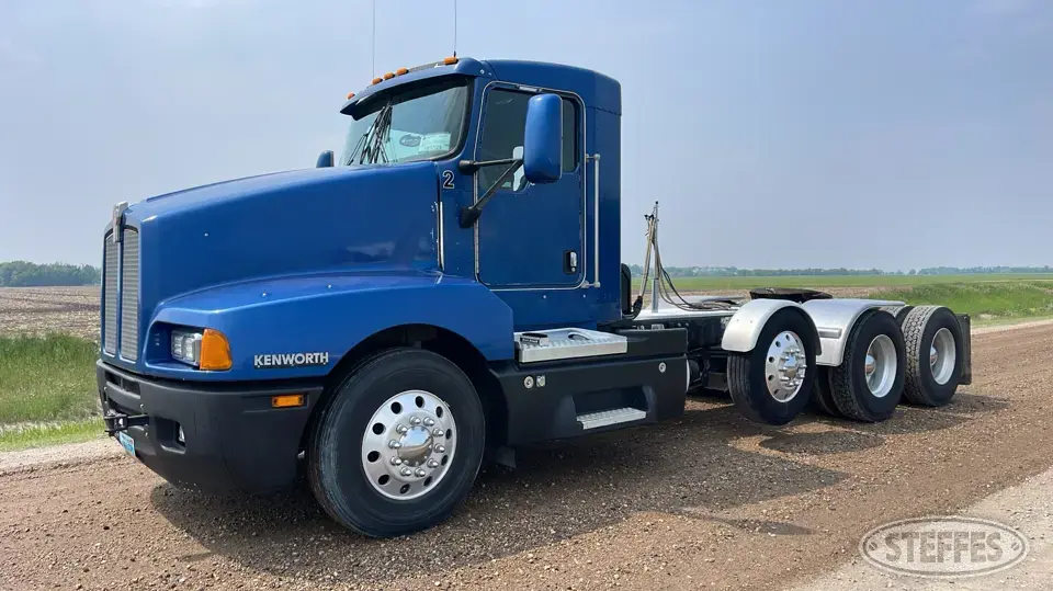 2007 Kenworth T600 Conventional Truck without Sleeper