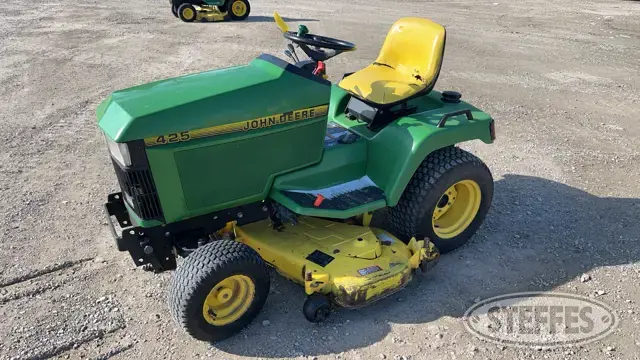 John Deere 425