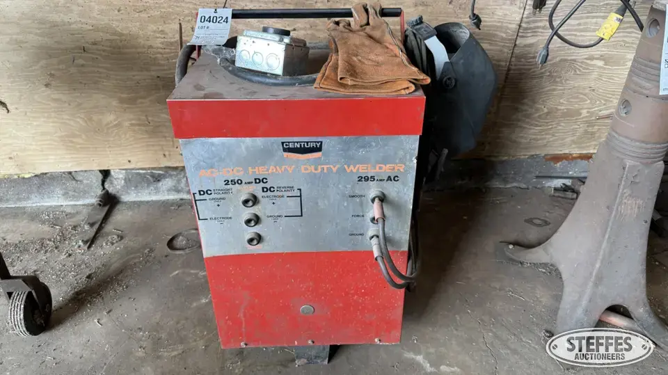 Century AC/DC HD welder Welding