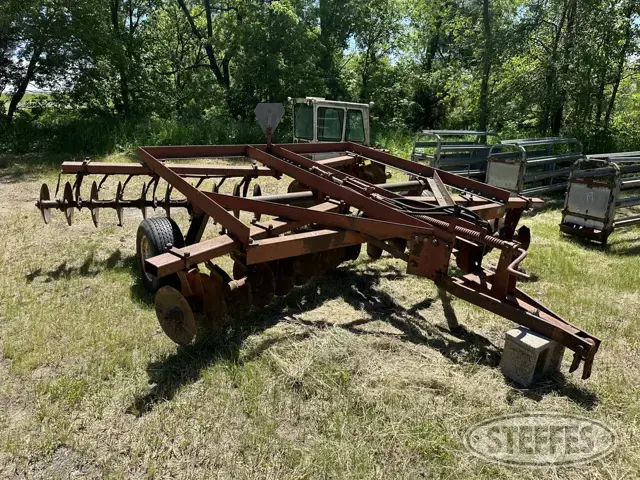 International 475