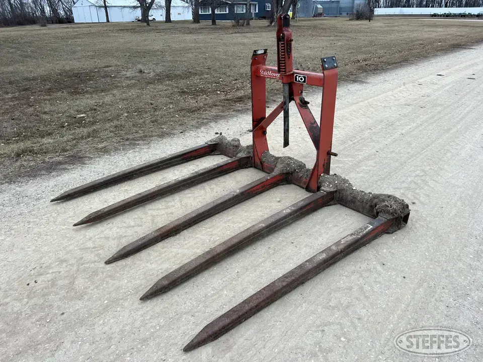 Hesston StakMover 10 Bale Handling