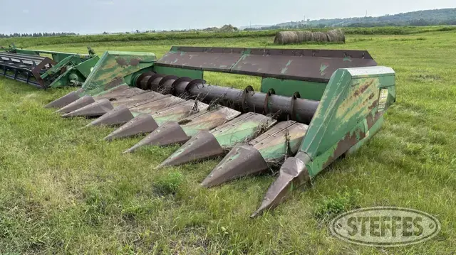 John Deere 853