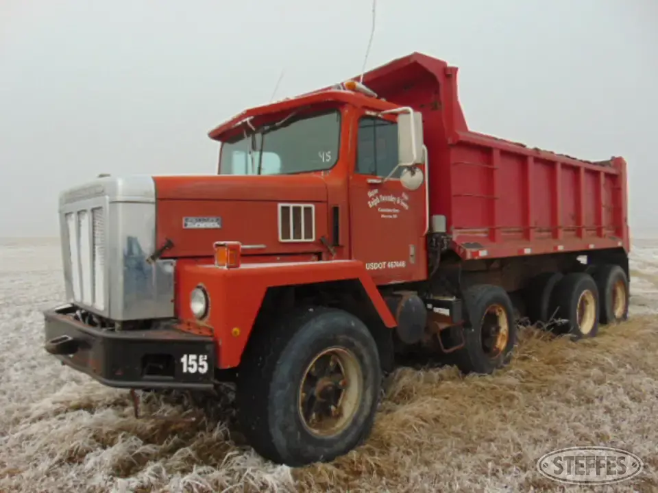 1986 International Paystar 5000 Dump Truck