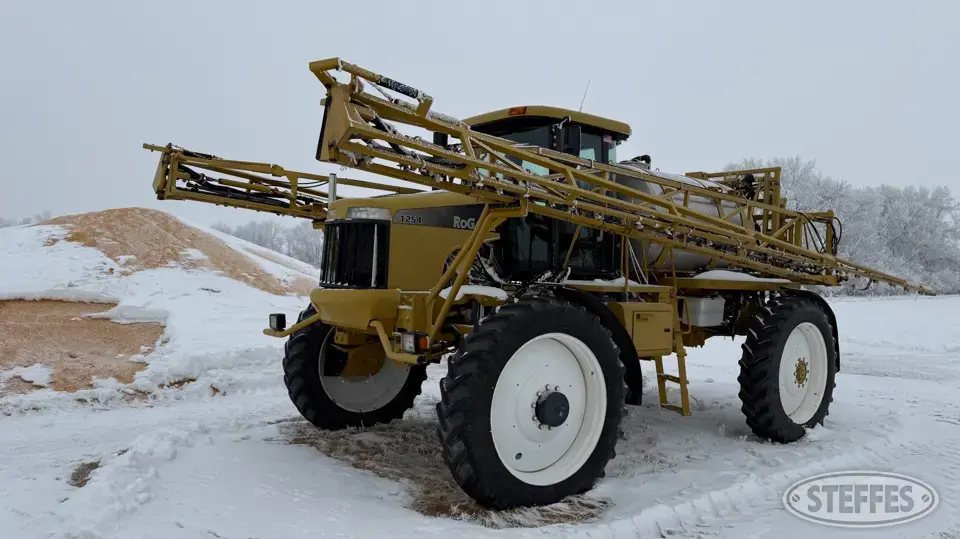 2001 AgChem RoGator 1254 Self-Propelled Sprayer