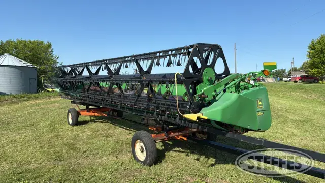 2001 John Deere 925F