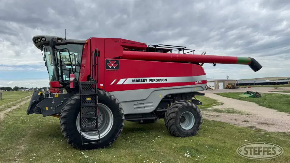 2011 Massey Ferguson 9895 FieldStar II Combine