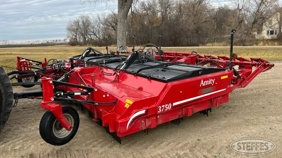 2022 Amity 3750 Sugarbeet Defoliator