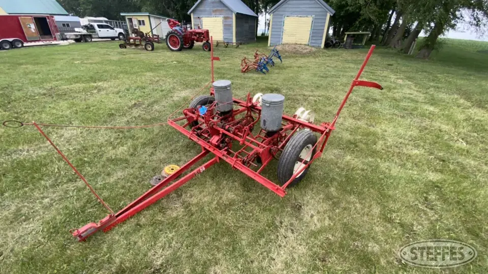 International 56 12 or More Row Planter