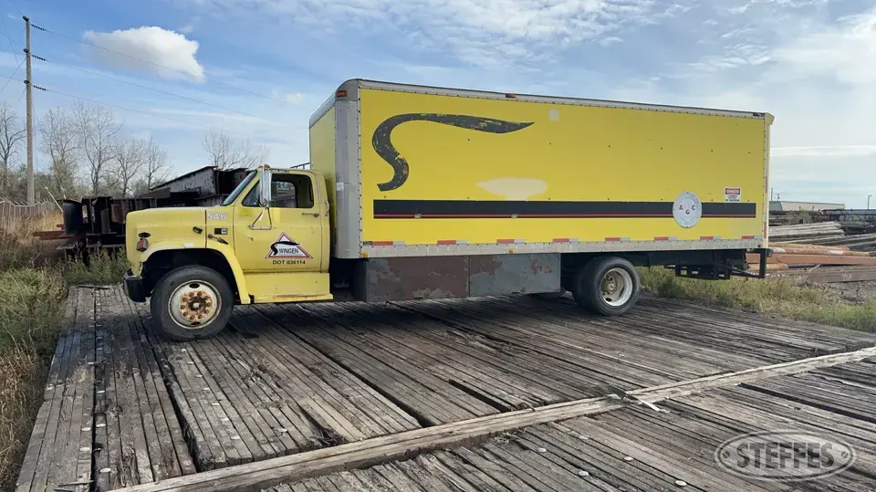 1987 GMC 7000 Single Axle Boxed Truck