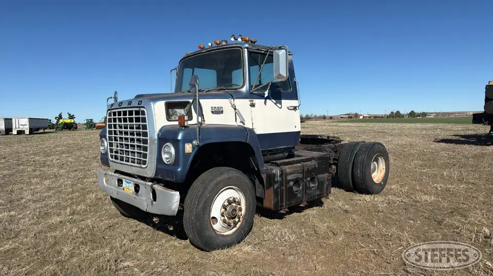 1978 Ford 9000 Conventional Truck without Sleeper