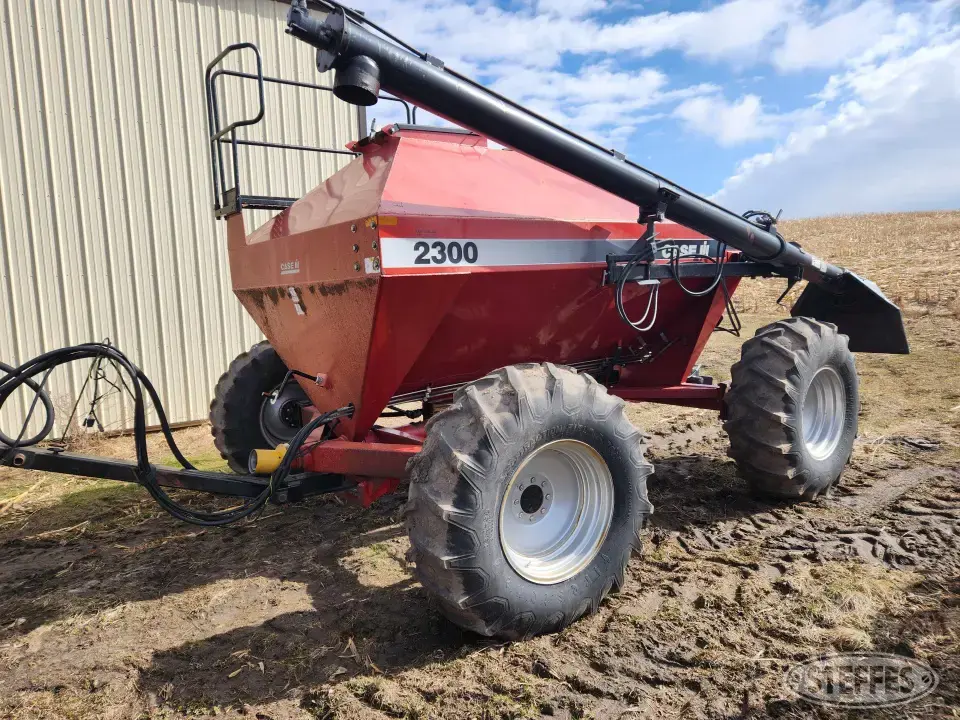 Case IH 2300 Commodity Cart