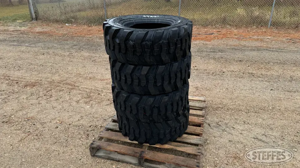 Beaver 12-16.5 Construction Equipment Tire