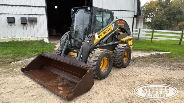2015 New Holland L228