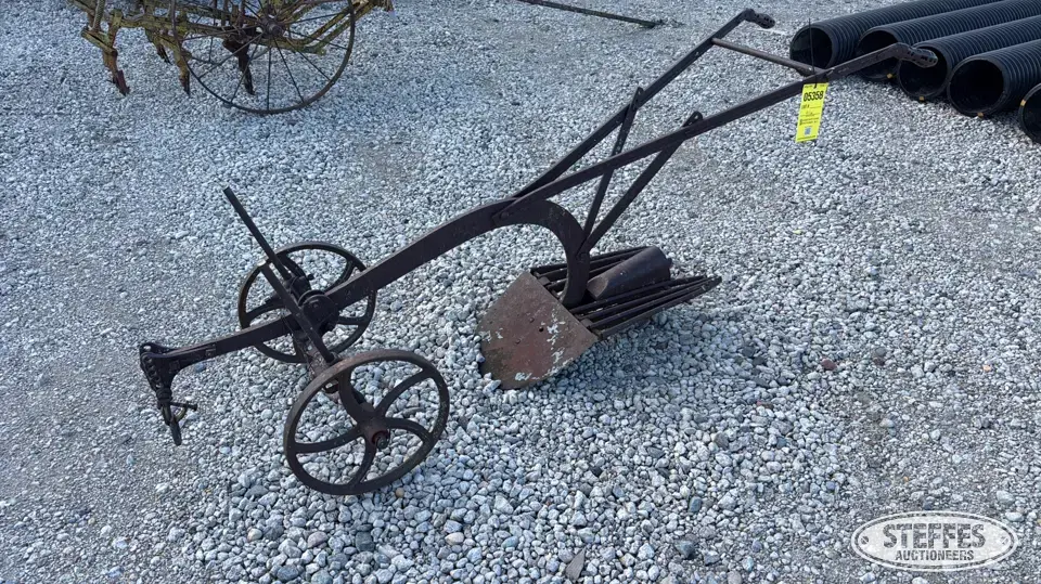 Potato digger Horse Drawn