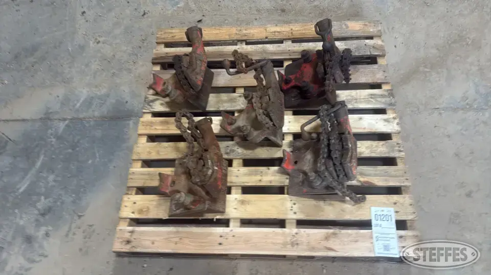 (5) Ridgid chain vises Construction Support Item