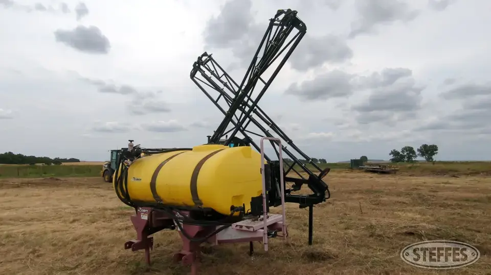 Demco RMLE Pull-Type Sprayer