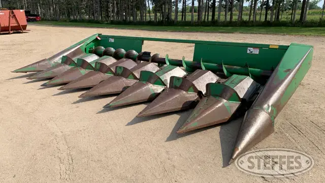 John Deere 843