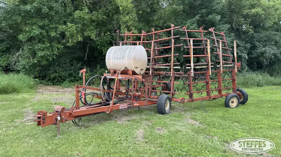 Melroe 420 Soil Finisher