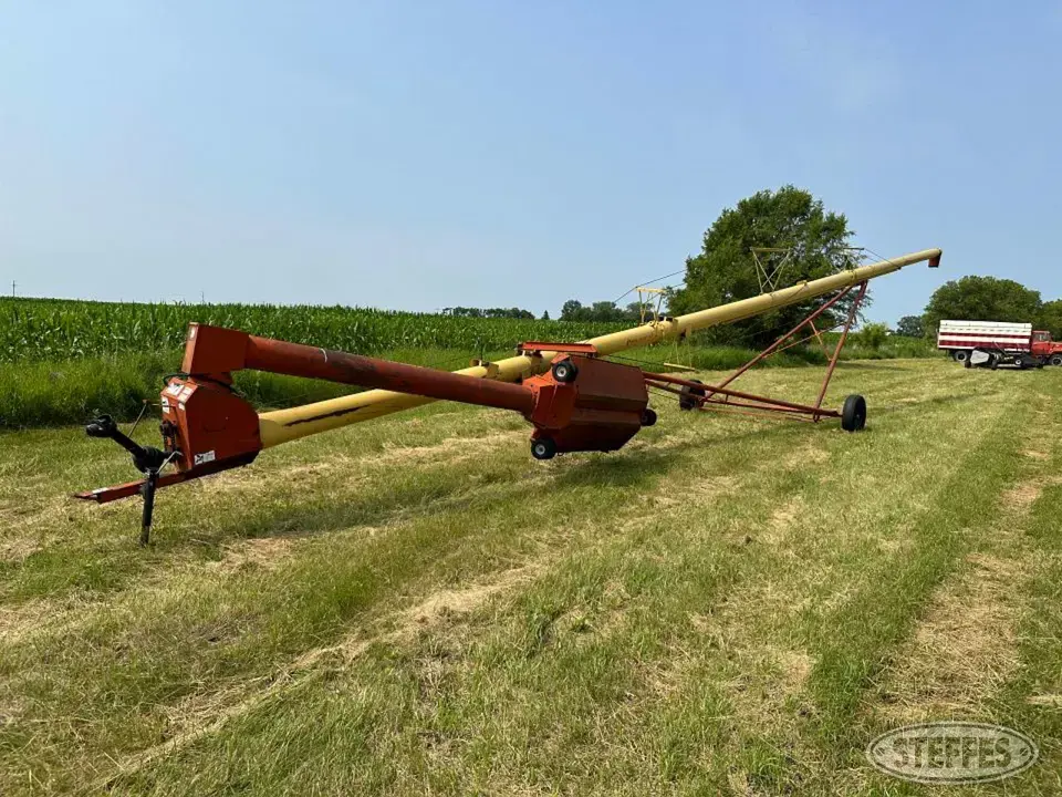 Westfield 100-71 Swing Hopper Auger