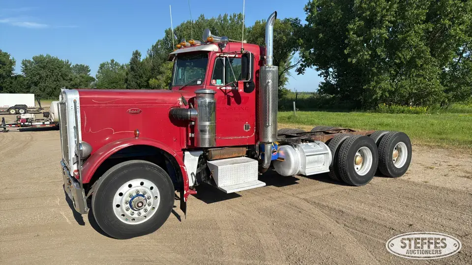 1978 Peterbilt 359 Conventional Truck without Sleeper