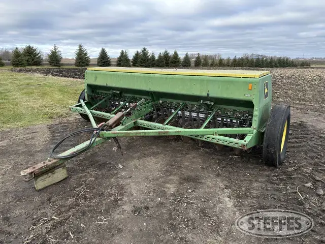 John Deere 8300