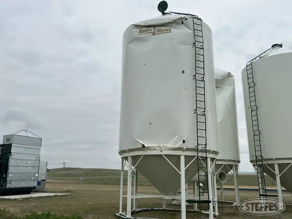 2016 Amber Waves 1640M Hopper Bin