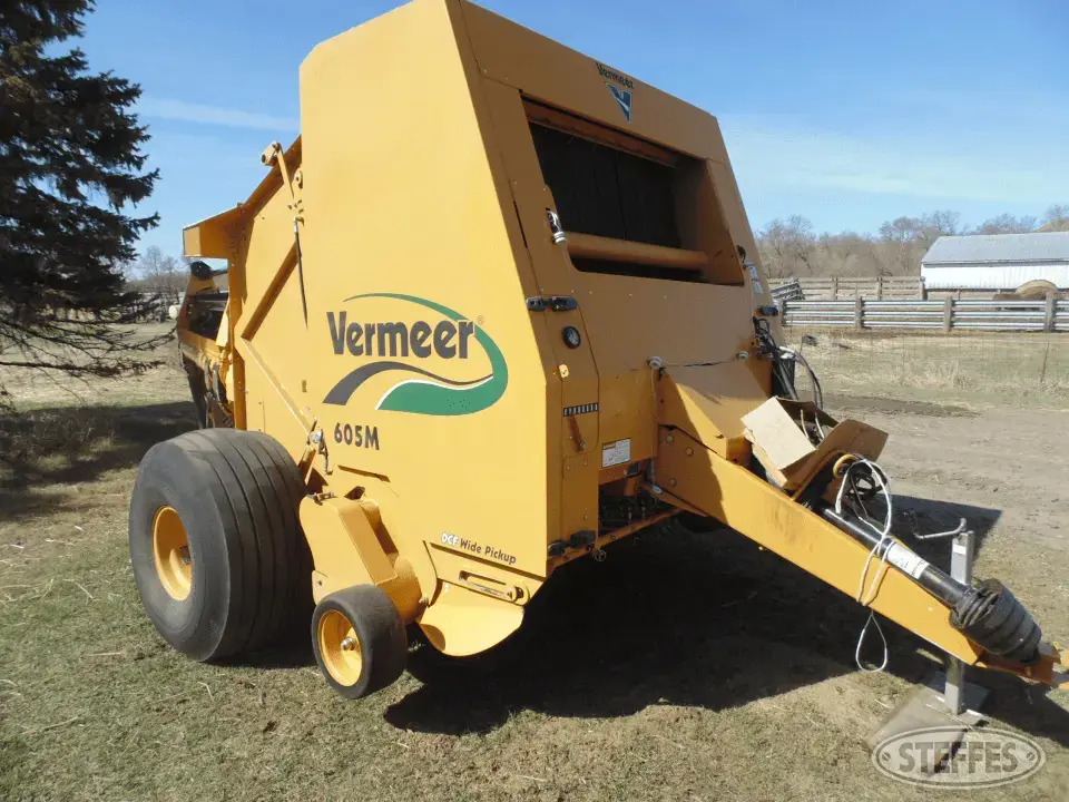 2005 Vermeer 605M Round Baler