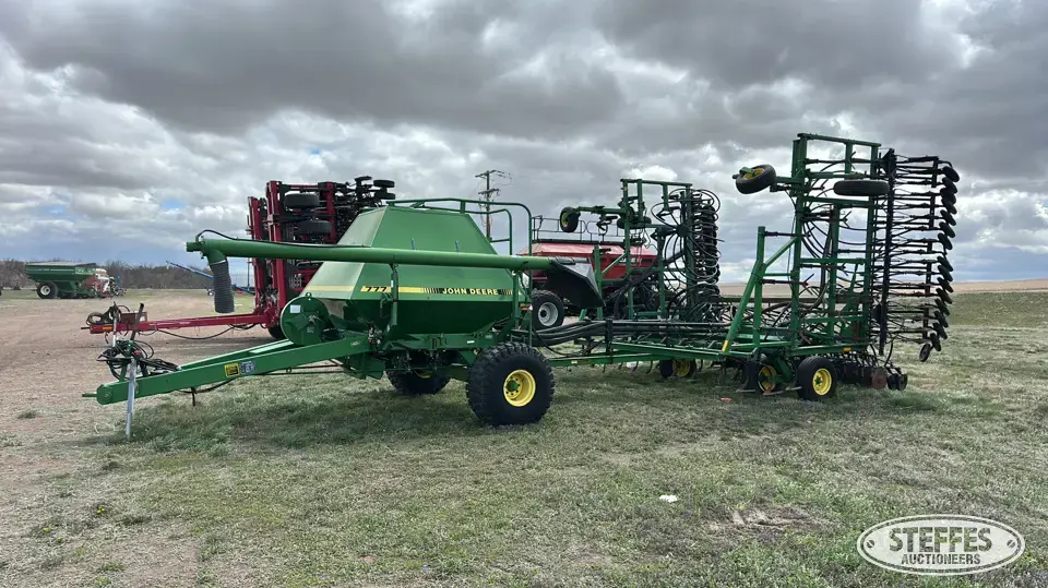 John Deere 1060 Air Drills and Air Seeder