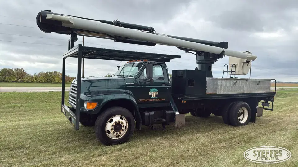 1998 Ford F-800 Bucket Truck