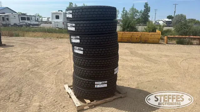 (8) Headway HLD811 11R22.5 truck tires