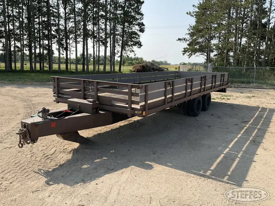1977 Dakota Flatbed Trailer