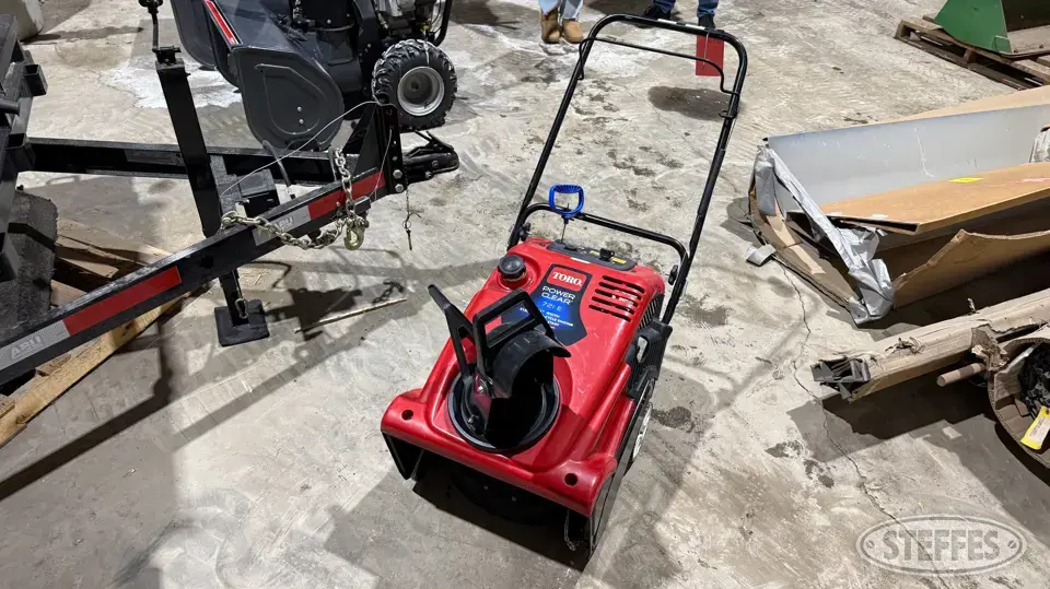 Toro Power Clear 721E Self-Propelled Snowblower