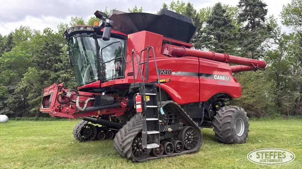2016 Case IH 9240 Combine