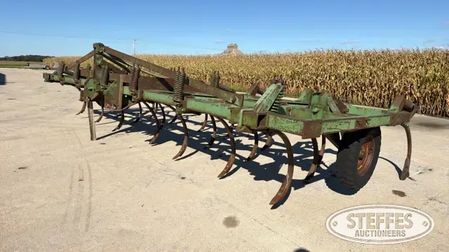 John Deere E100I