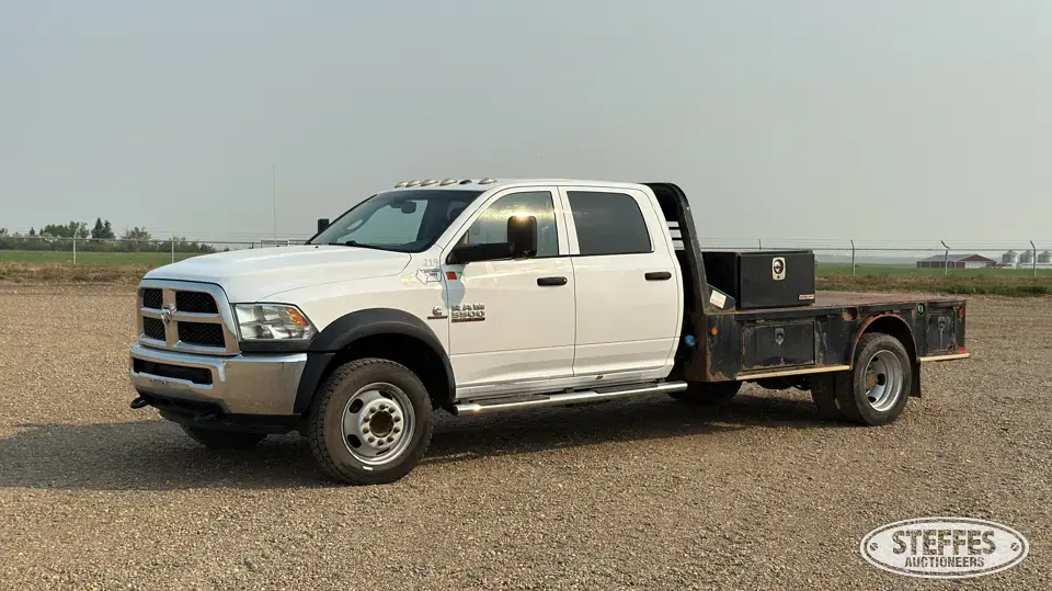 2015 Ram 5500HD Flatbed Truck