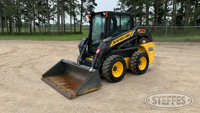 2013 New Holland L218