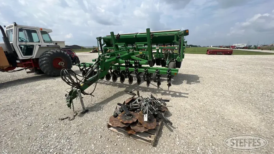 Great Plains 1515 Bean Machine Press Drill