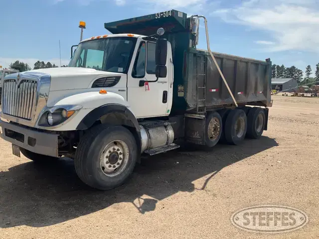 2011 International 7400 SBA