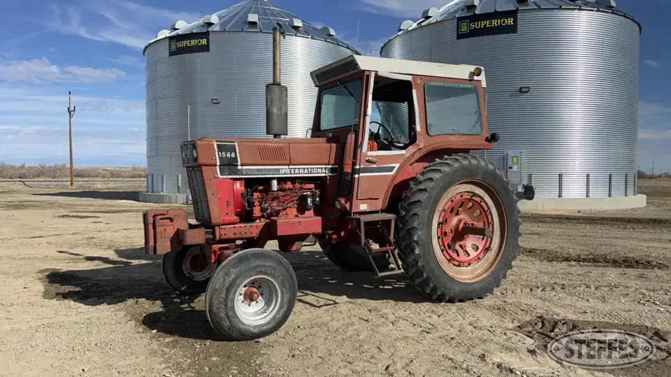 1976 International 1566 2WD Tractor